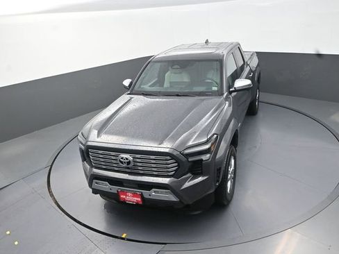 Used 2024 Toyota Tacoma Limited w/ Limited Package (LT) AWD/4WD image 24