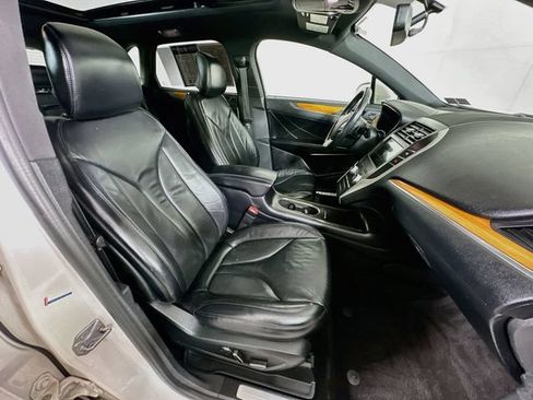 Used 2018 Lincoln MKC Select w/ Select Plus Package AWD/4WD image 32