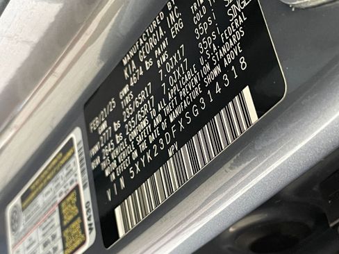 Used 2025 Kia Sportage LX image 28