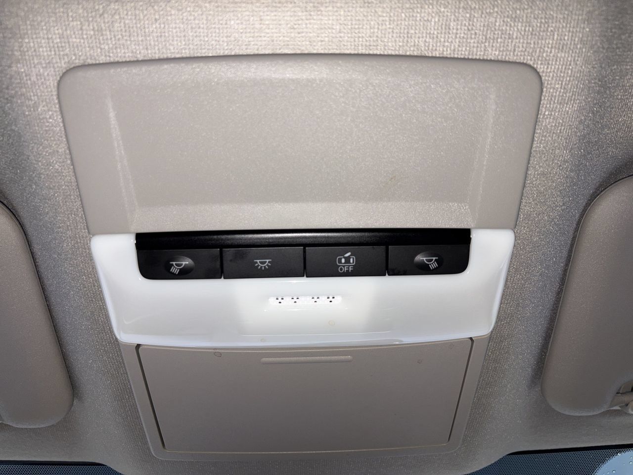 Certified 2025 Nissan Sentra SR FWD image 21