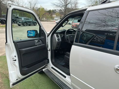 Used 2013 Ford Expedition EL Limited image 15