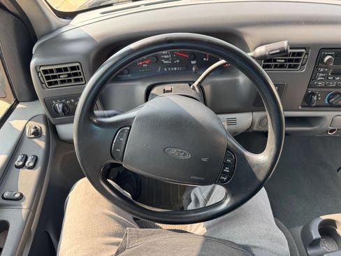 Used 2002 Ford F250 XLT image 17