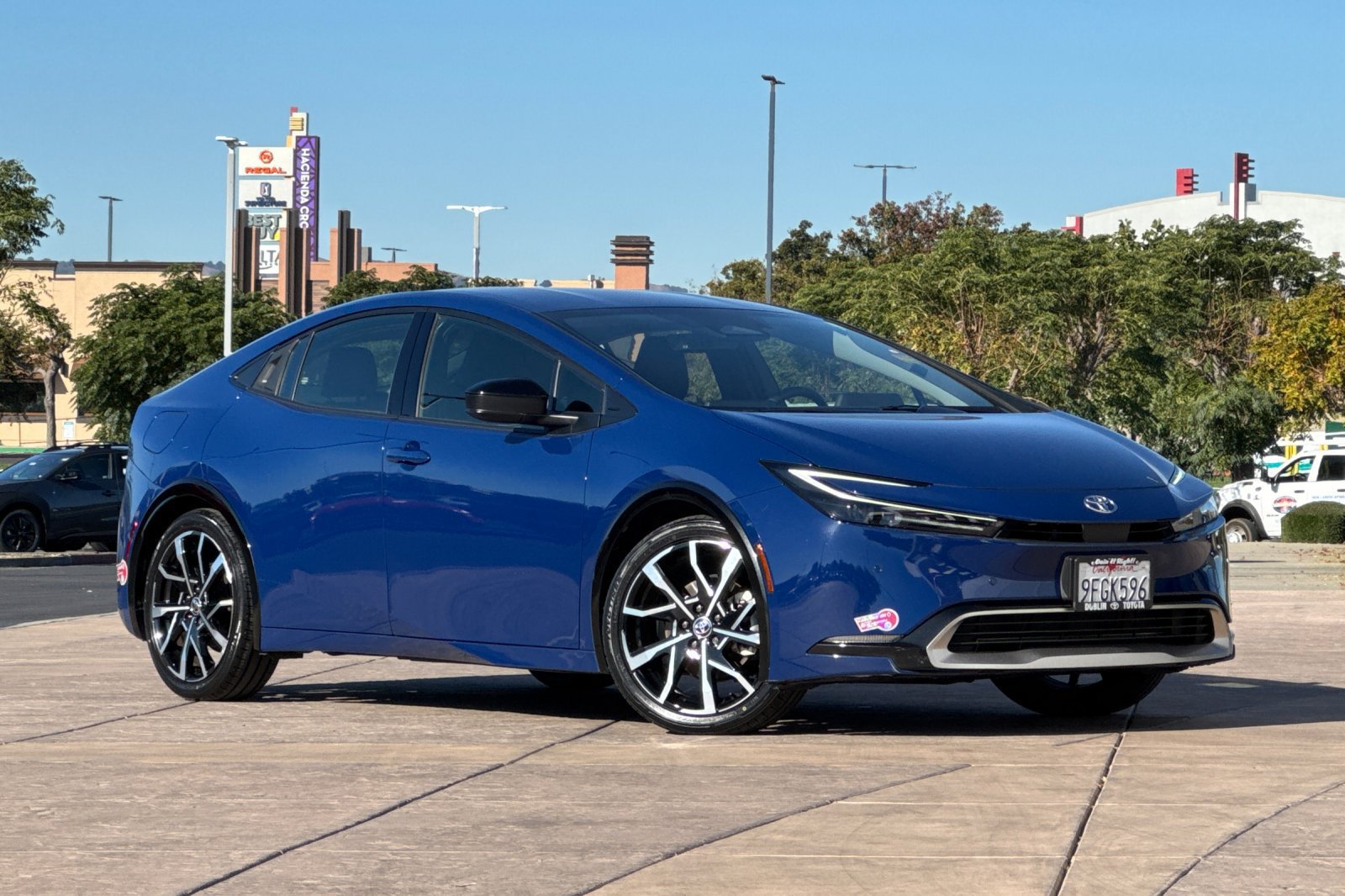 Used 2024 Toyota Prius Prime FWD image 2