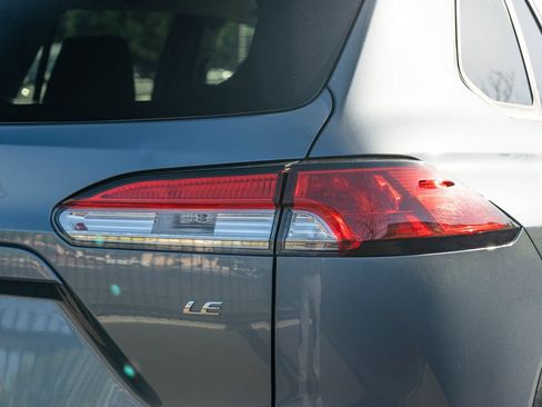 Certified 2025 Toyota Corolla Cross LE FWD image 8