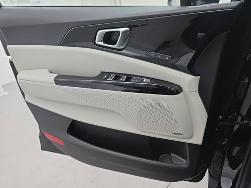 Used 2024 Kia Carnival SX Prestige image 28