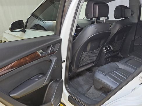 Used 2019 Audi Q5 2.0T Premium w/ Convenience Package image 15