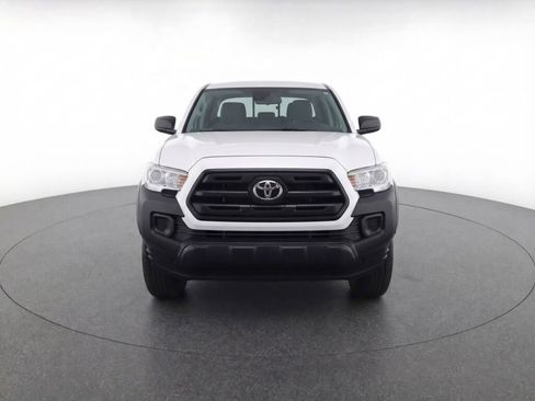 Used 2019 Toyota Tacoma SR image 2