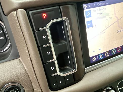 Used 2021 GMC Yukon XL Denali w/ Denali Premium Package image 30