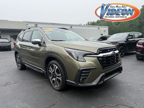 Used 2023 Subaru Ascent Limited w/ Technology Package AWD/4WD image 1