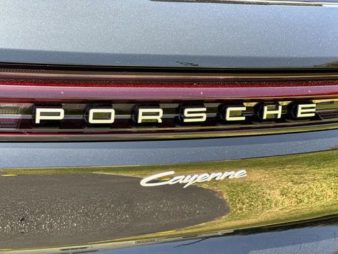 Certified 2026 Porsche Cayenne AWD/4WD image 33