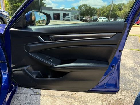Used 2018 Honda Accord Sport image 17