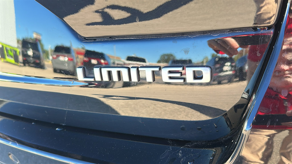 Used 2025 Jeep Grand Cherokee Limited AWD/4WD image 11