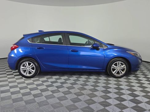 Used 2017 Chevrolet Cruze LT w/ Sun And Sound Package FWD image 8