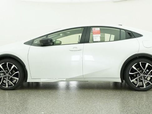 New 2026 Toyota Prius Plug-In Hybrid FWD image 19