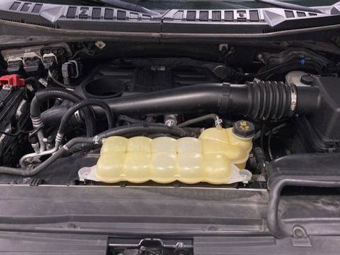 Used 2019 Ford F150 Lariat w/ Equipment Group 502A Luxury AWD/4WD image 28
