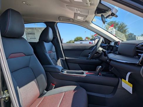 New 2026 Nissan Kicks SR image 31