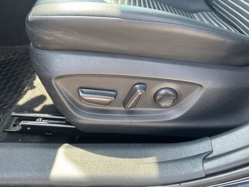 Used 2021 Toyota Camry SE FWD image 12