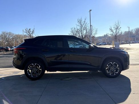 Used 2024 Chevrolet Trax LT w/ LT Convenience Package image 7