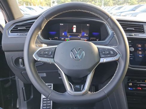 Certified 2023 Volkswagen Tiguan SE R-Line FWD image 17