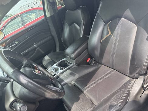 Used 2015 Cadillac SRX Luxury image 12