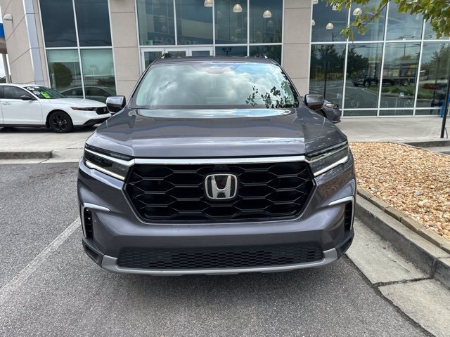 Used 2025 Honda Pilot Elite image 2