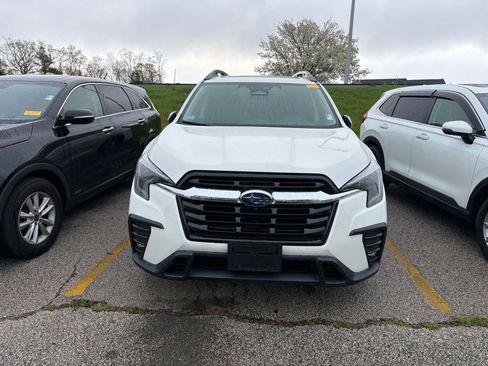 Used 2023 Subaru Ascent Limited w/ Technology Package AWD/4WD image 5