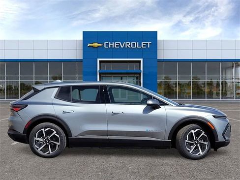 New 2026 Chevrolet Equinox EV LT image 3