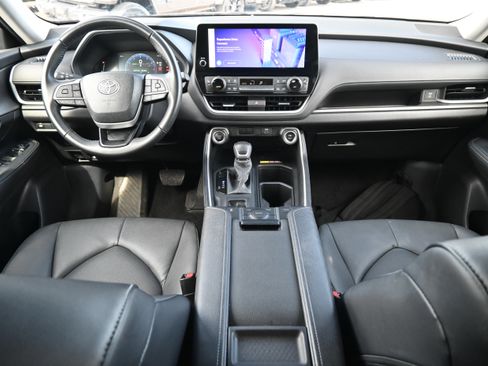 Used 2025 Toyota Grand Highlander FWD image 29