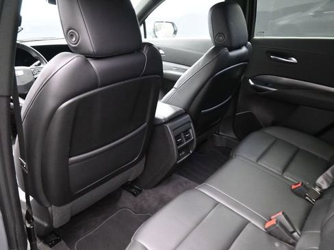 Used 2024 Cadillac XT4 Premium Luxury image 12