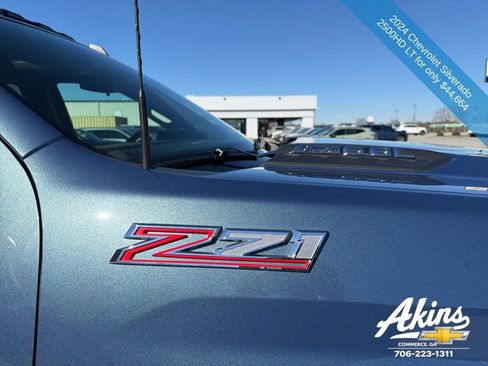 Used 2024 Chevrolet Silverado 2500 LT w/ Convenience Package image 12