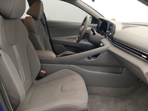 Used 2023 Hyundai Elantra SEL FWD image 21