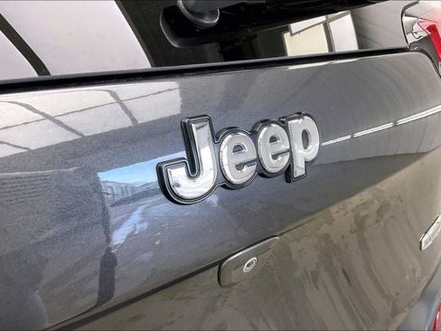 Used 2015 Jeep Cherokee Latitude w/ Cold Weather Group image 31