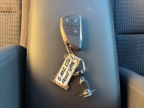 Used 2025 Chevrolet Equinox LT image 22