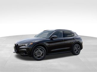 New 2025 Alfa Romeo Stelvio Sprint w/ Convenience Package AWD/4WD video 2