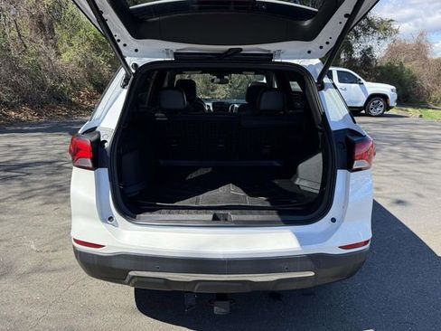 Used 2023 Chevrolet Equinox Premier AWD/4WD image 12