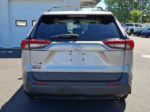 Certified 2021 Toyota RAV4 LE AWD/4WD image 5
