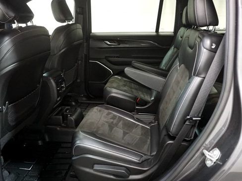 Used 2022 Jeep Grand Cherokee L Laredo AWD/4WD image 11