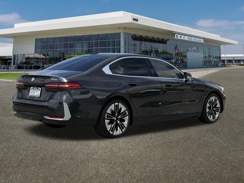 Certified 2024 BMW 530i w/ Premium Package RWD image 10