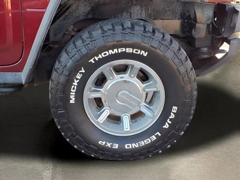 Used 2005 HUMMER H2 SUT w/ Preferred Equipment Group image 6