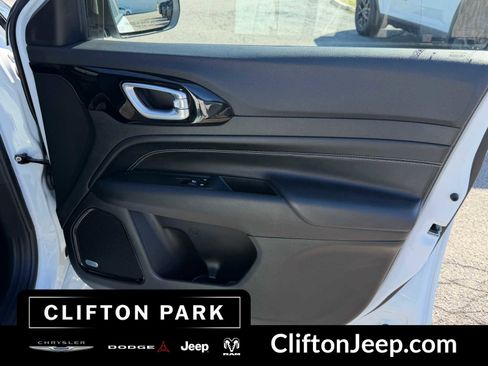 Used 2023 Jeep Compass High Altitude image 20