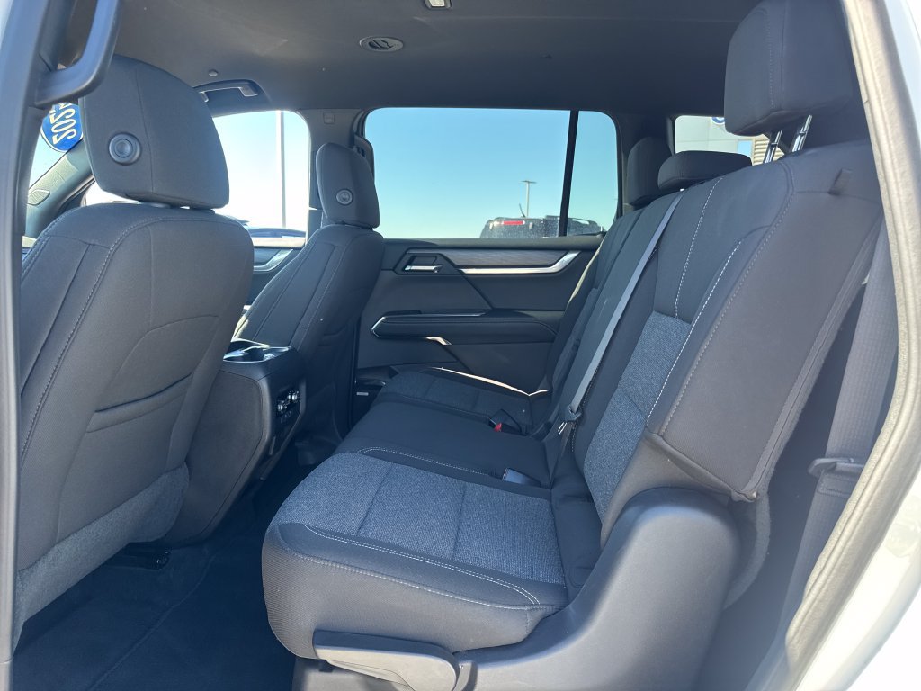 Used 2025 GMC Acadia Elevation FWD image 15