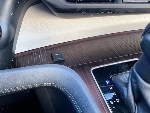 Used 2024 Toyota Sienna LE image 28