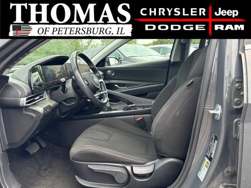Used 2025 Hyundai Elantra SEL FWD image 10