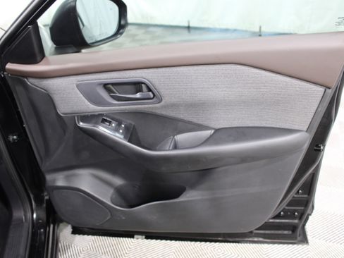 Used 2023 Nissan Rogue S AWD/4WD image 22