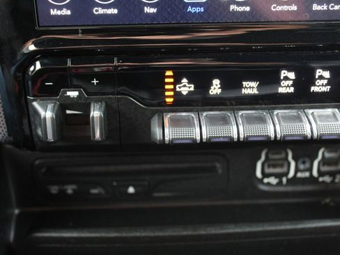 Used 2019 RAM 1500 Limited RWD image 22