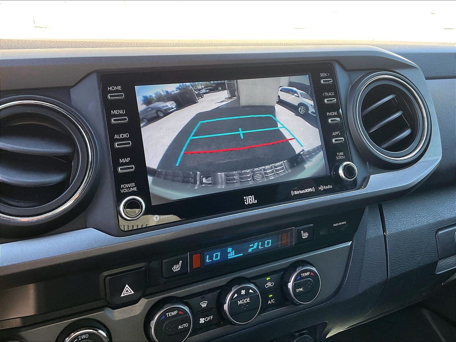 Used 2021 Toyota Tacoma TRD Off-Road w/ TRD Premium Off Road Package AWD/4WD image 21