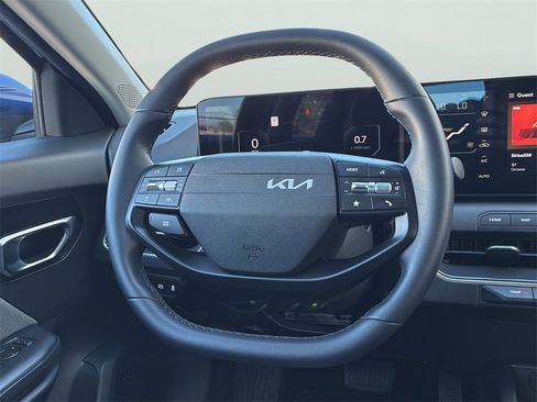 Used 2025 Kia K4 EX image 19