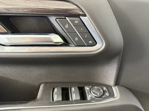 Used 2022 Chevrolet Silverado 1500 LTZ w/ Z71 Off-Road Package image 19