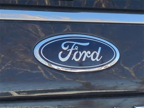 Used 2024 Ford Expedition Limited image 12