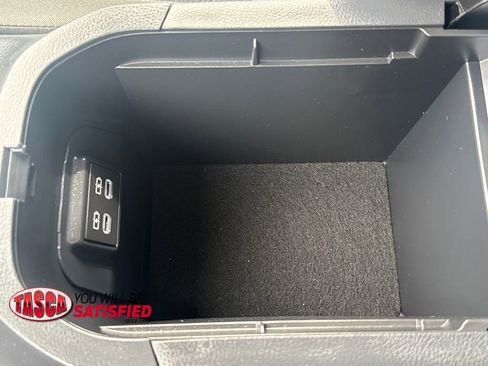 Used 2025 Toyota RAV4 XLE AWD/4WD image 26